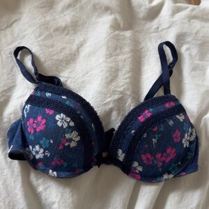 Once used La Senza Floral Lace Women's Bra - Navy and Pink
